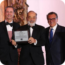 El Ing. Carlos Slim Helú recibió el Premio Italia-México 2024, por parte de la Cámara de Comercio Italiana.