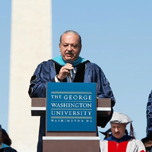 El Ing. Carlos Slim recibió el Grado Honorífico de Doctor por la Universidad George Washington, por su trayectoria filantrópica y sus contribuciones a los negocios y al desarrollo comunitario en México y América Latina.