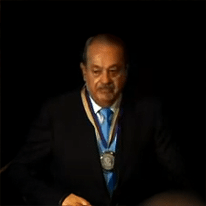 El Ing. Carlos Slim, recibió el 30 de junio la Medalla del Presidente de la Universidad George Washington, en reconocimiento a su liderazgo empresarial y humanitario en México y Latinoamérica.