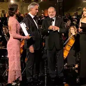 Recibe el Ing. Carlos Slim Helú el Premio Humanitario otorgado por la Fundación Andrea Bocelli.