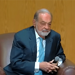 El Ing. Carlos Slim Helú, ofreció una conferencia magistral a ex alumnos del ITAM en la Ciudad de México, durante el Foro Perspectivas Económicas 2024.